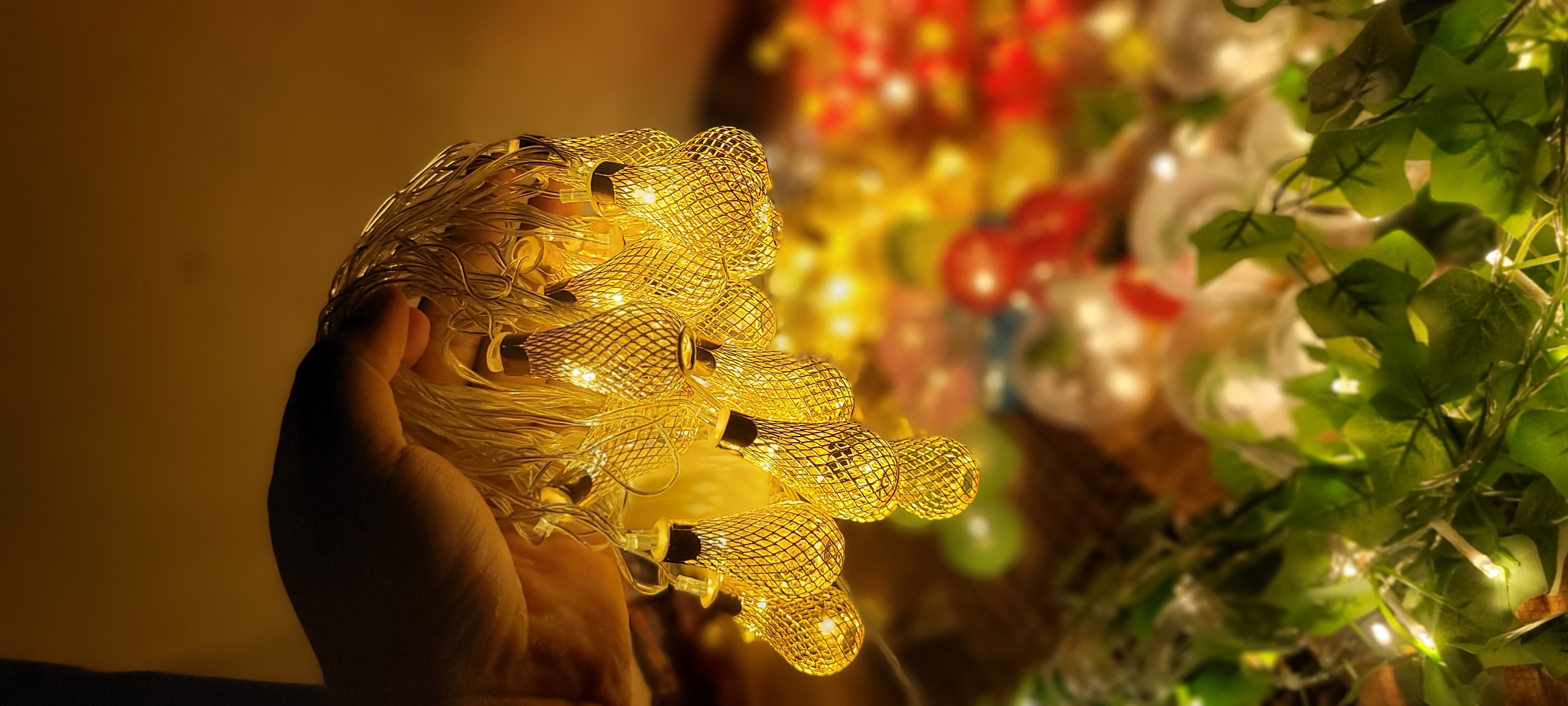 Golden Metal Body Sting LED Light